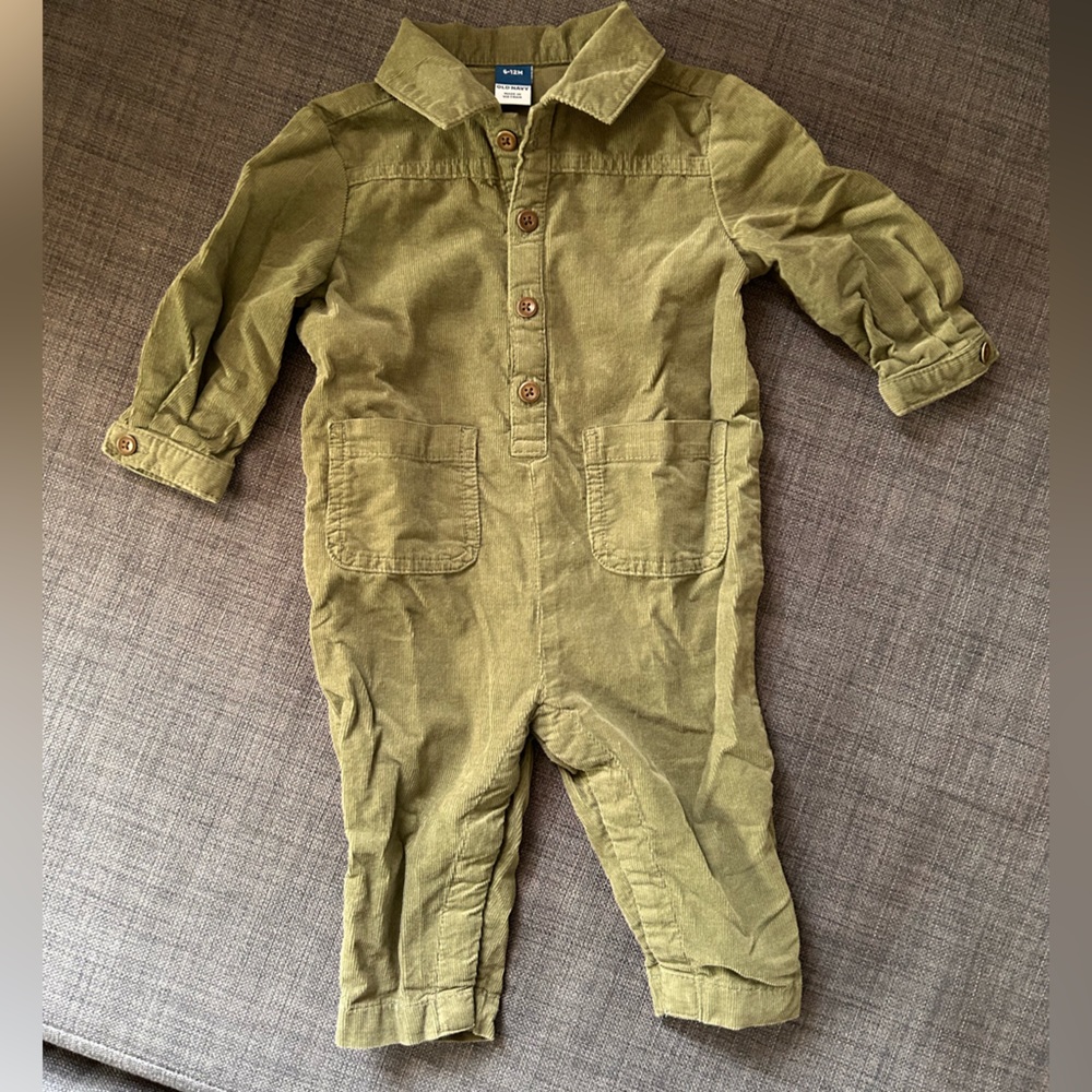 Old Navy green corduroy jumpsuit. Size 6-12 months